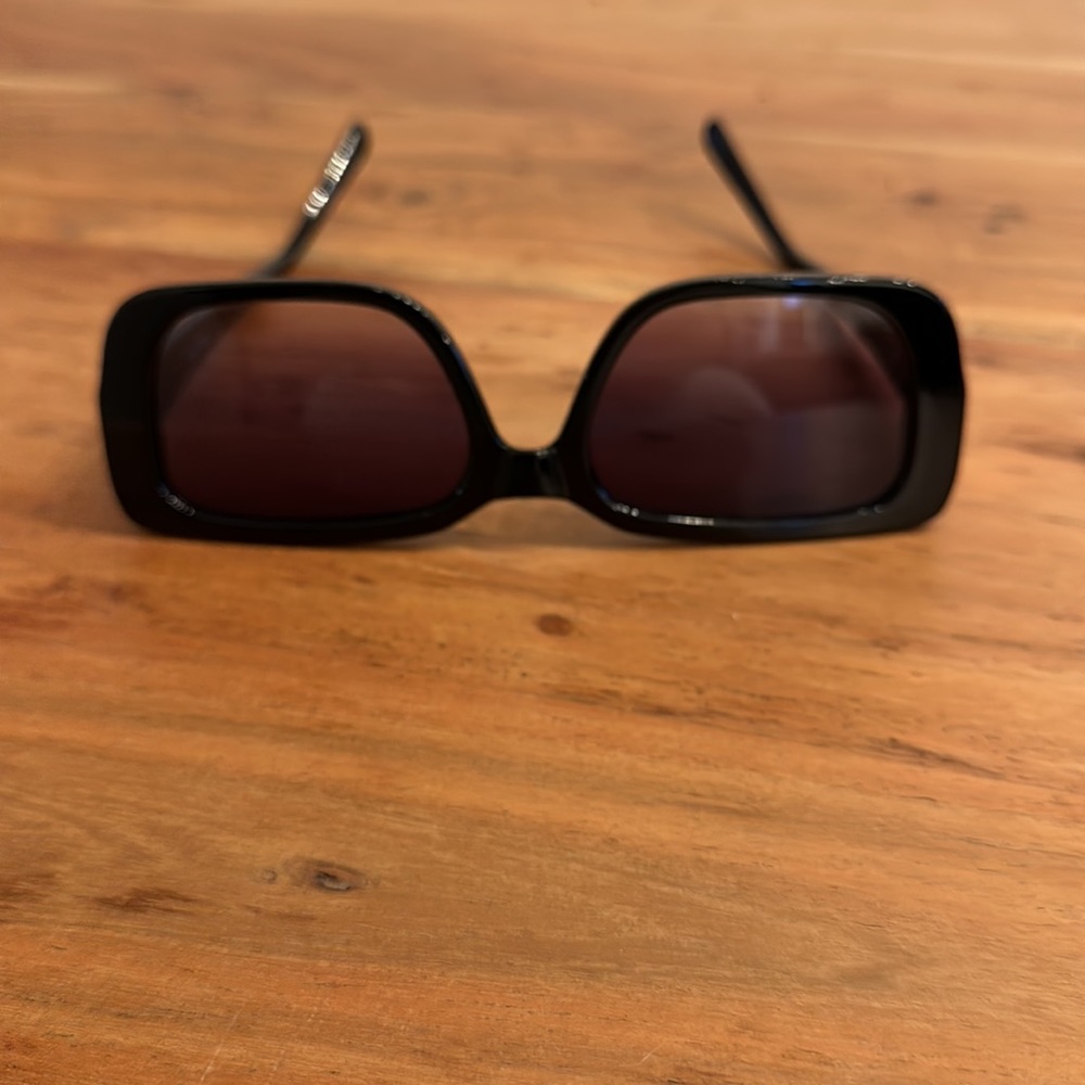 Sunglasses - Picture 4 of 5
